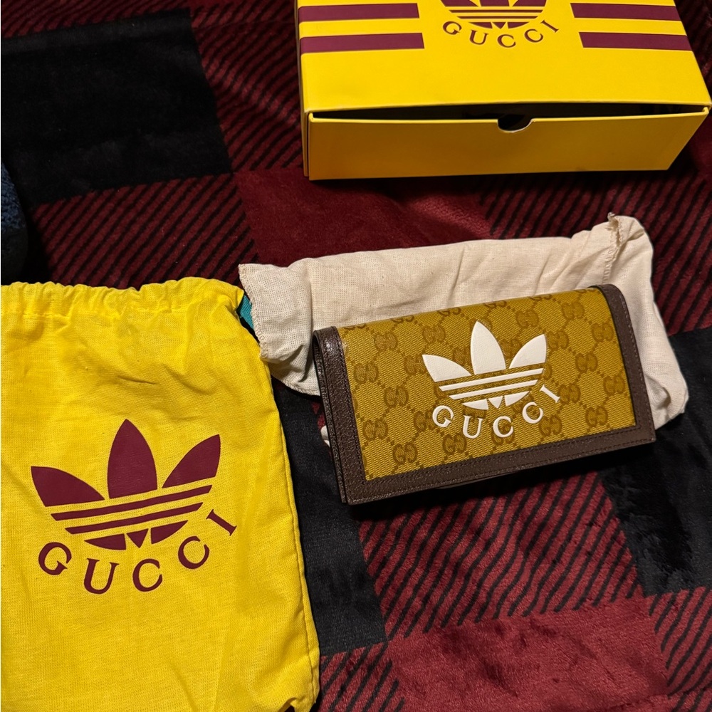 Gucci Yellow and Brown Adidas collab Wallet with Logo